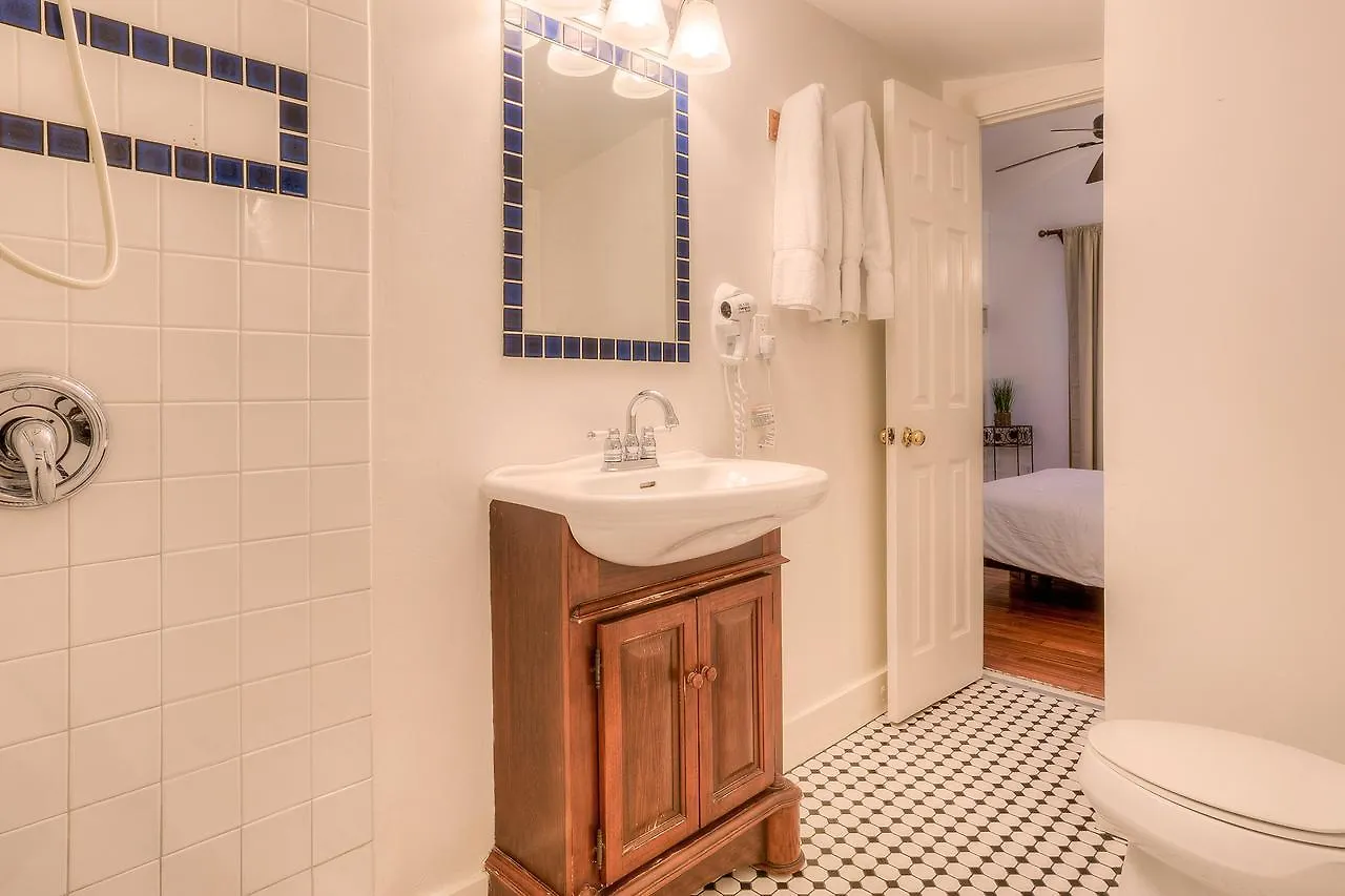 Key West Harbor Inn - Adults Only